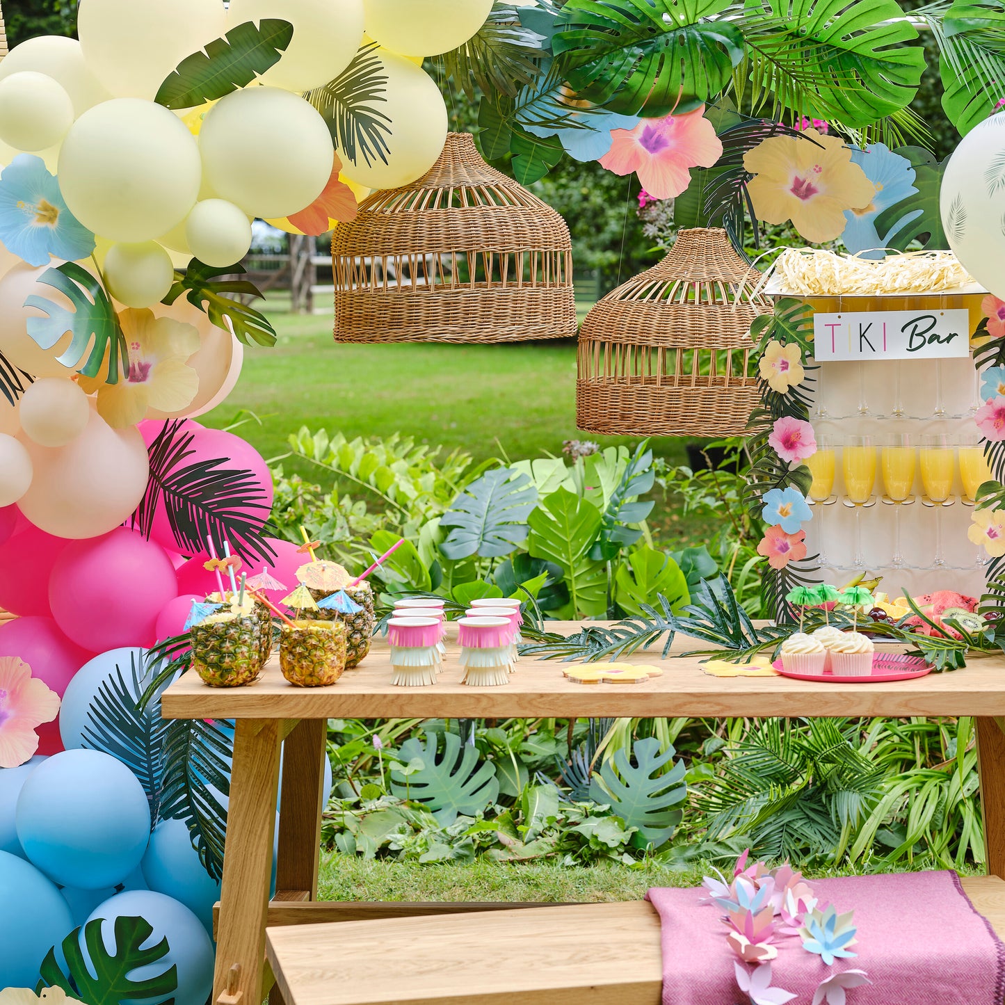 Palm Leaf Hawaiian Tiki Balloon Tails Decoration
