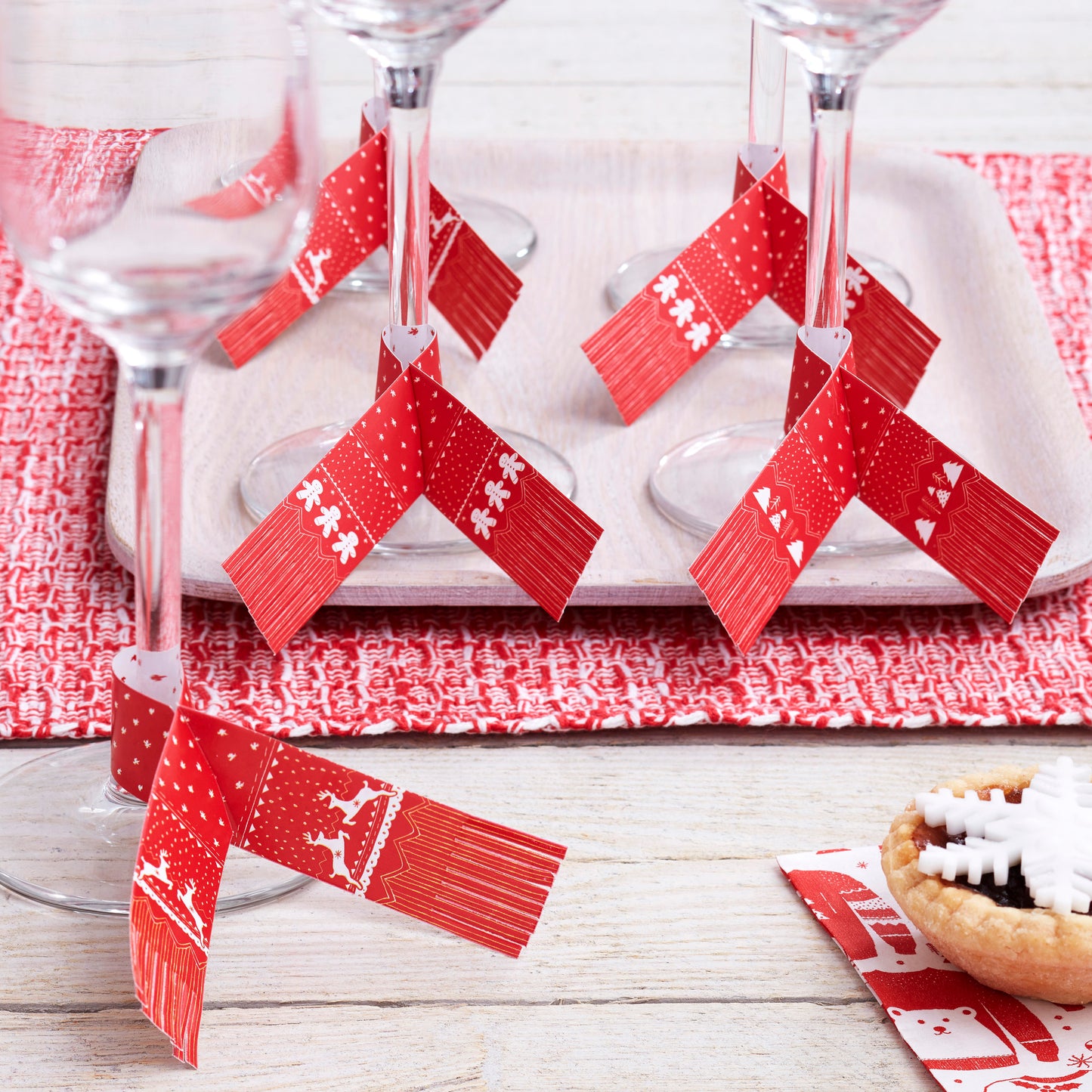 Red and White Festive Glass Scarf Decorations - Cosy Christmas