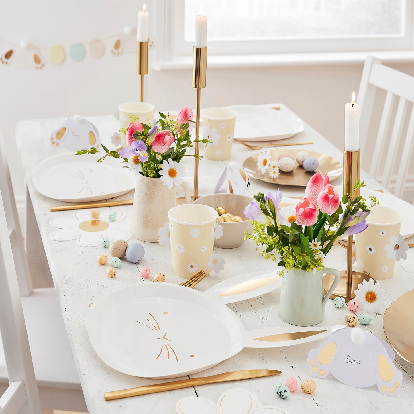 Easter Napkins Daisy Shaped with Gold Foil