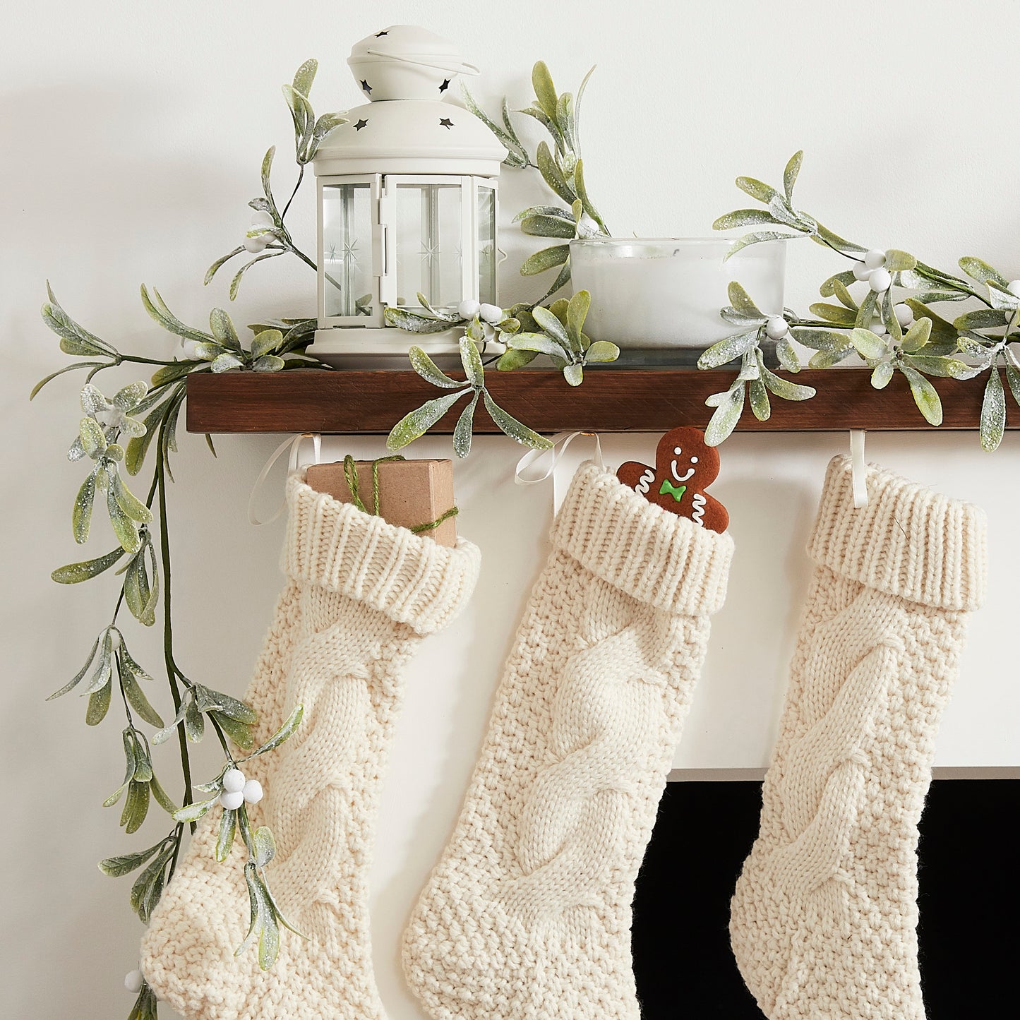 Christmas Mistletoe Foliage Garland