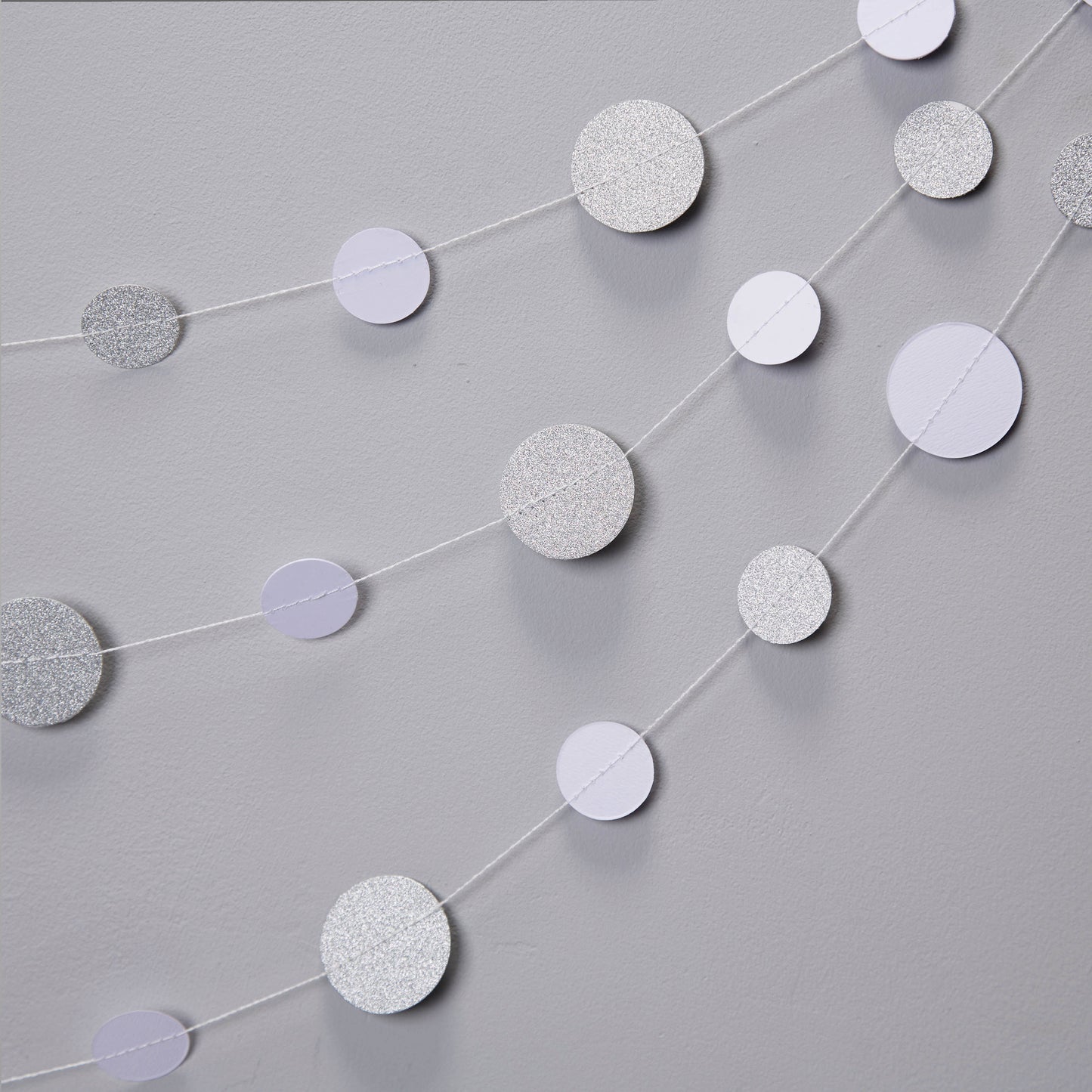 White & Silver Circle Garland - Metallic Perfection