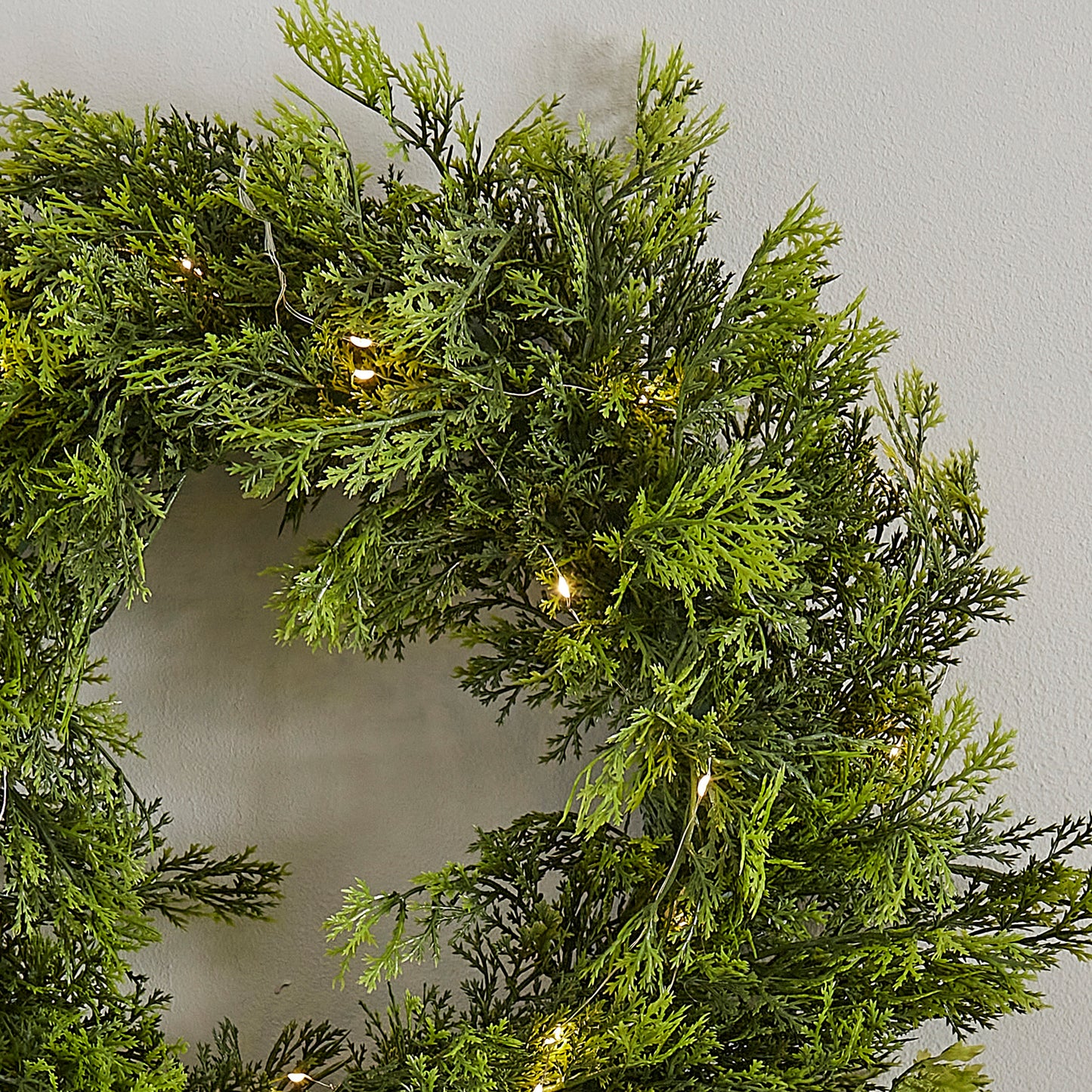Cedar Pine Foliage Christmas Wreath with Lights
