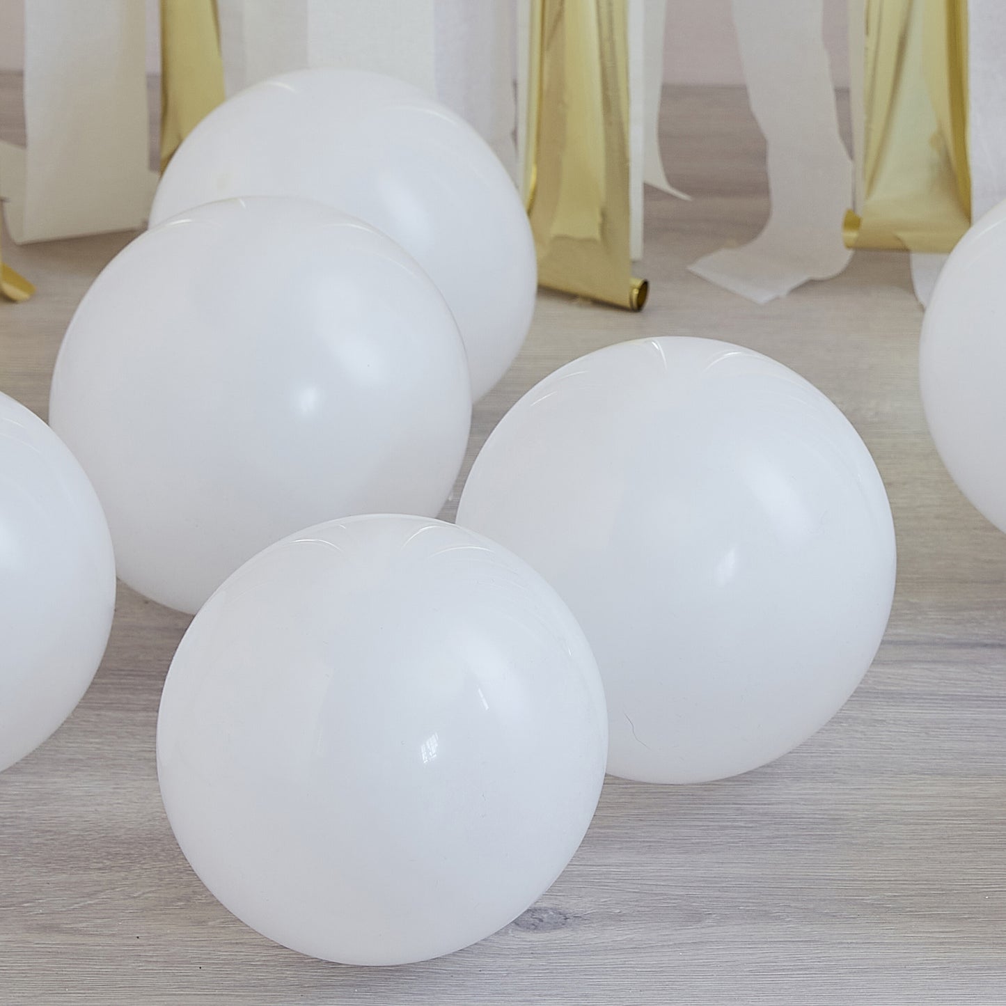 White Balloon Mosaic Balloon Pack