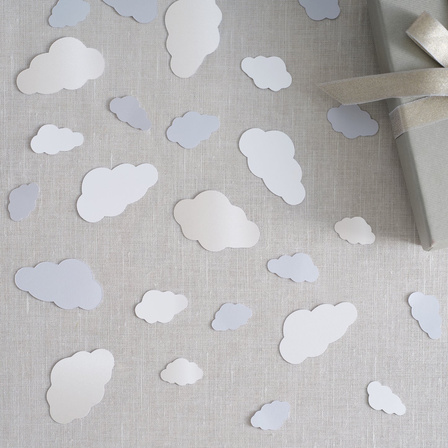Pearlescent Cloud Table Confetti