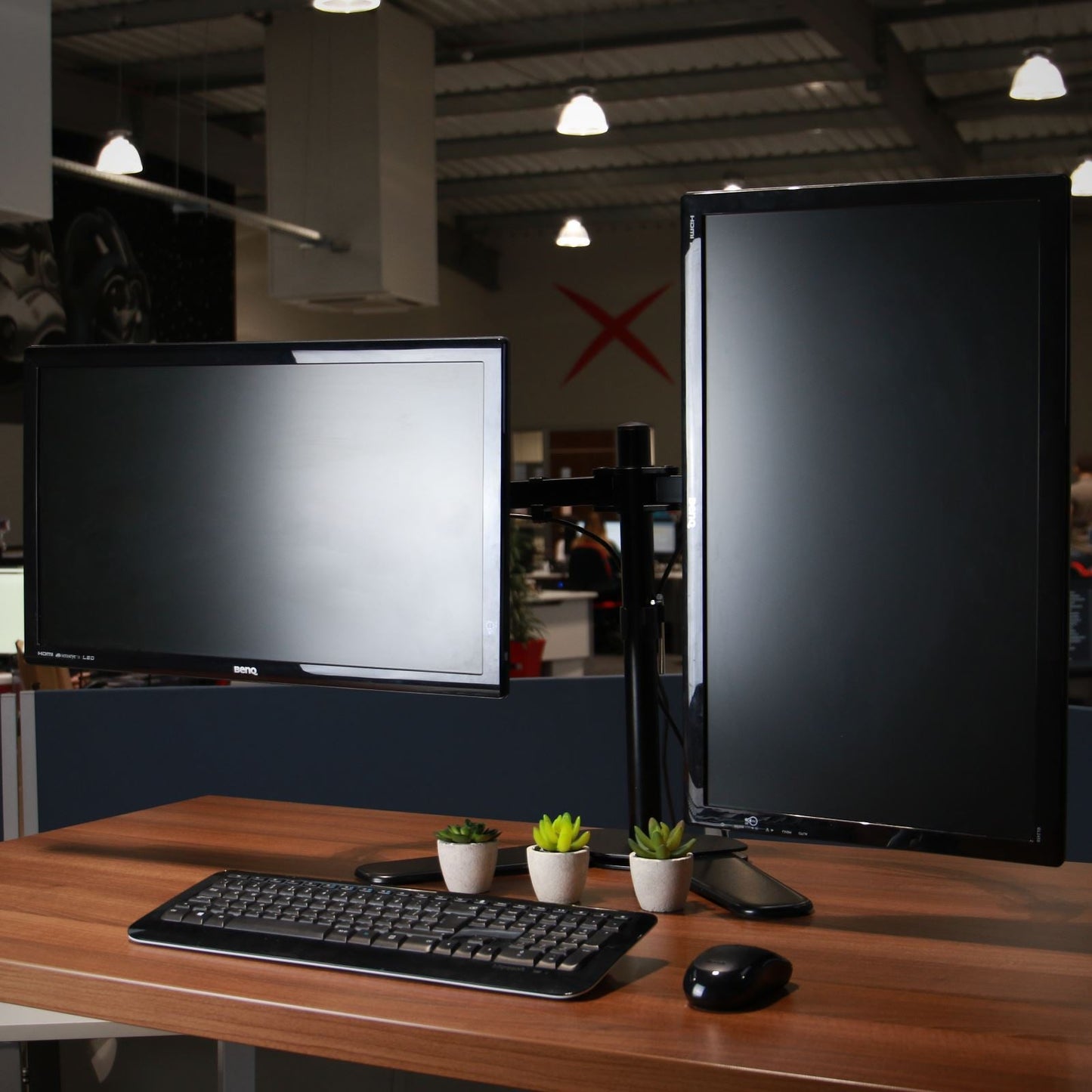 Dual Arm Monitor Stand | M&W	