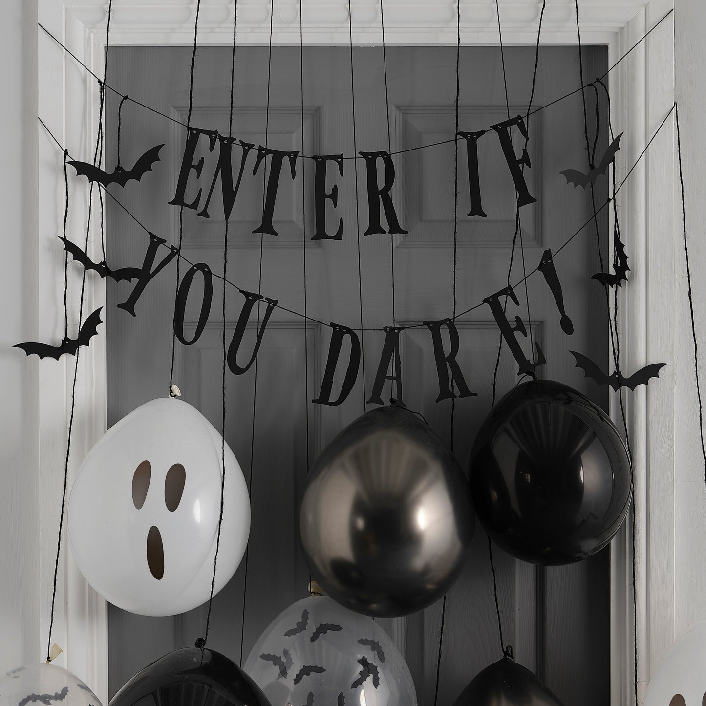 Enter If You Dare Halloween Door Decoration Kit with Balloons, Bunting & Bats