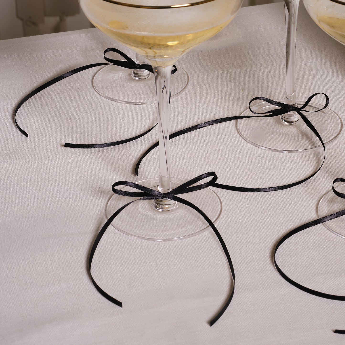 Black Bow Drink Markers