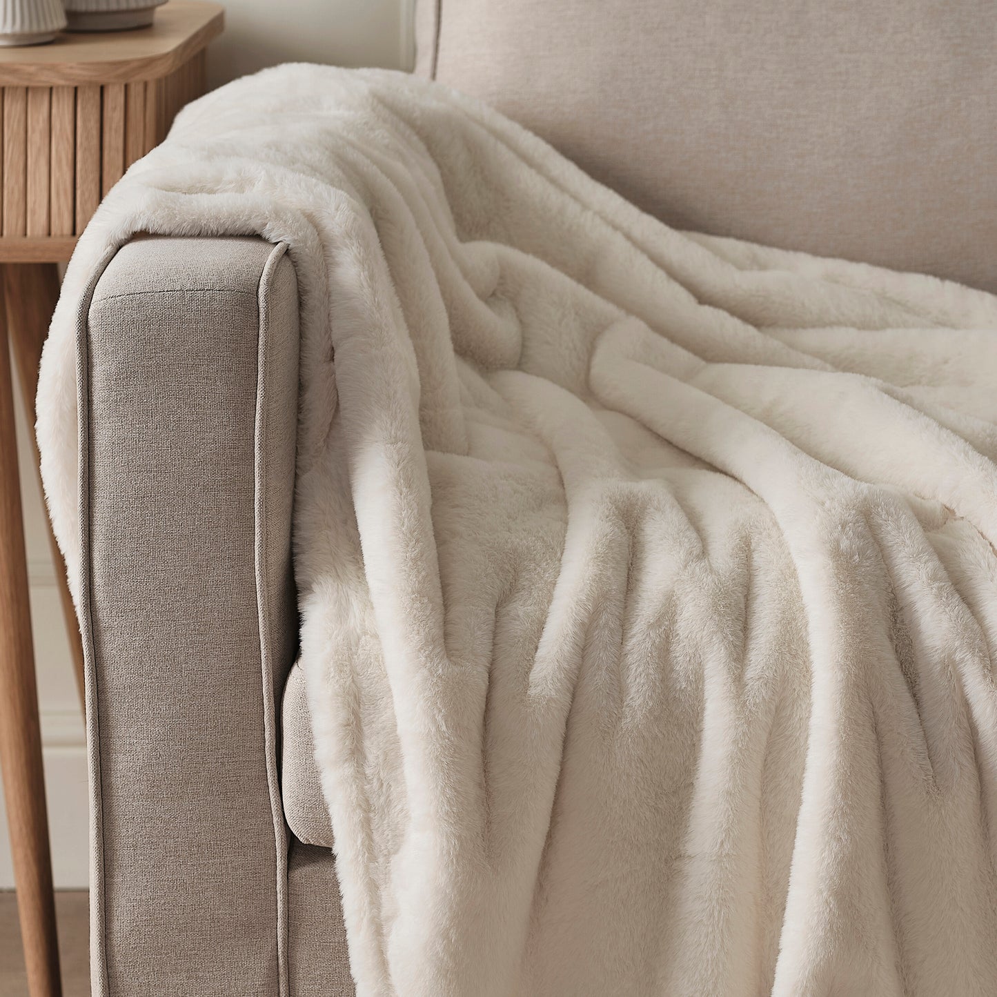Cream Faux Fur Throw Blanket