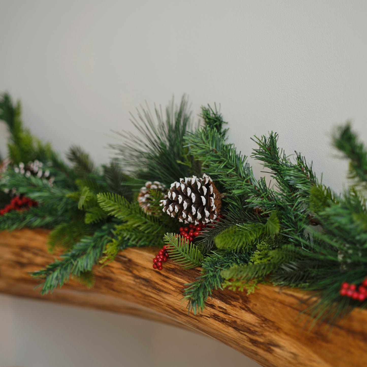 Foliage and Berries Christmas Garland