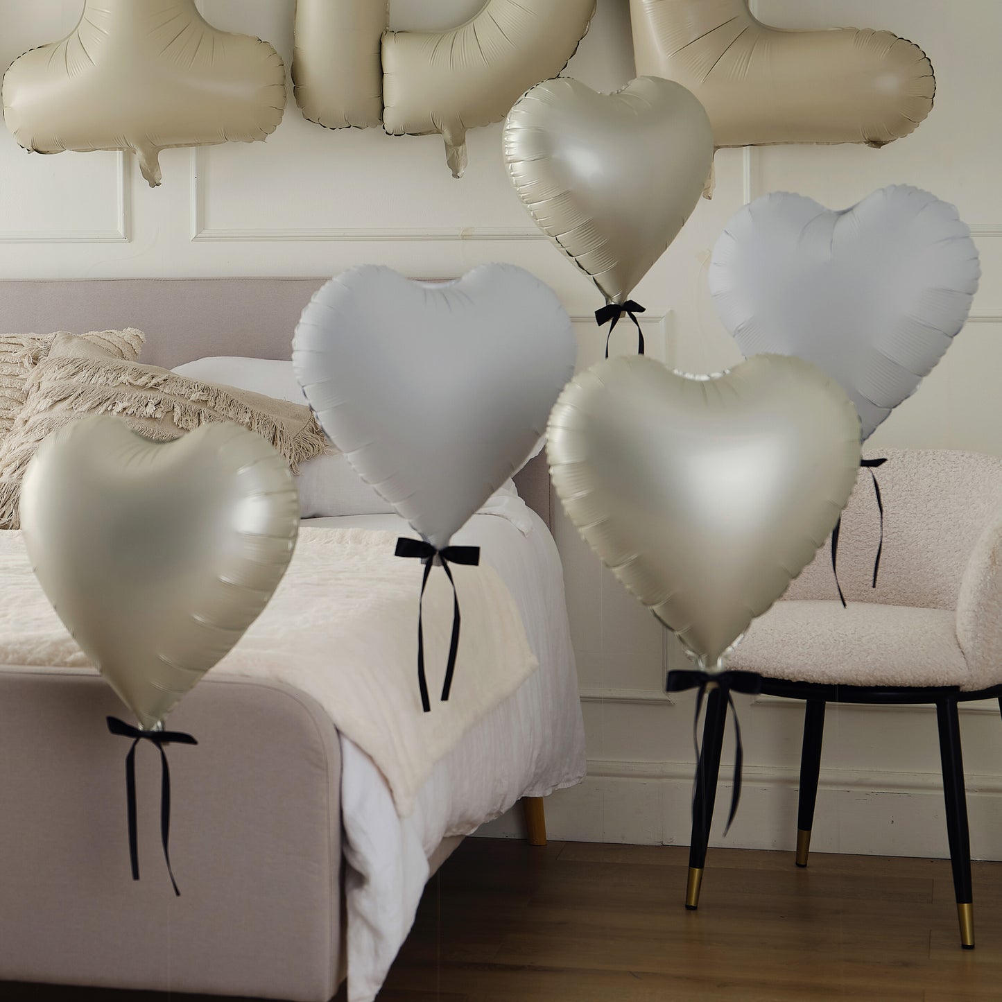 Ivory Bride and Heart Balloons Room Decoration Kit