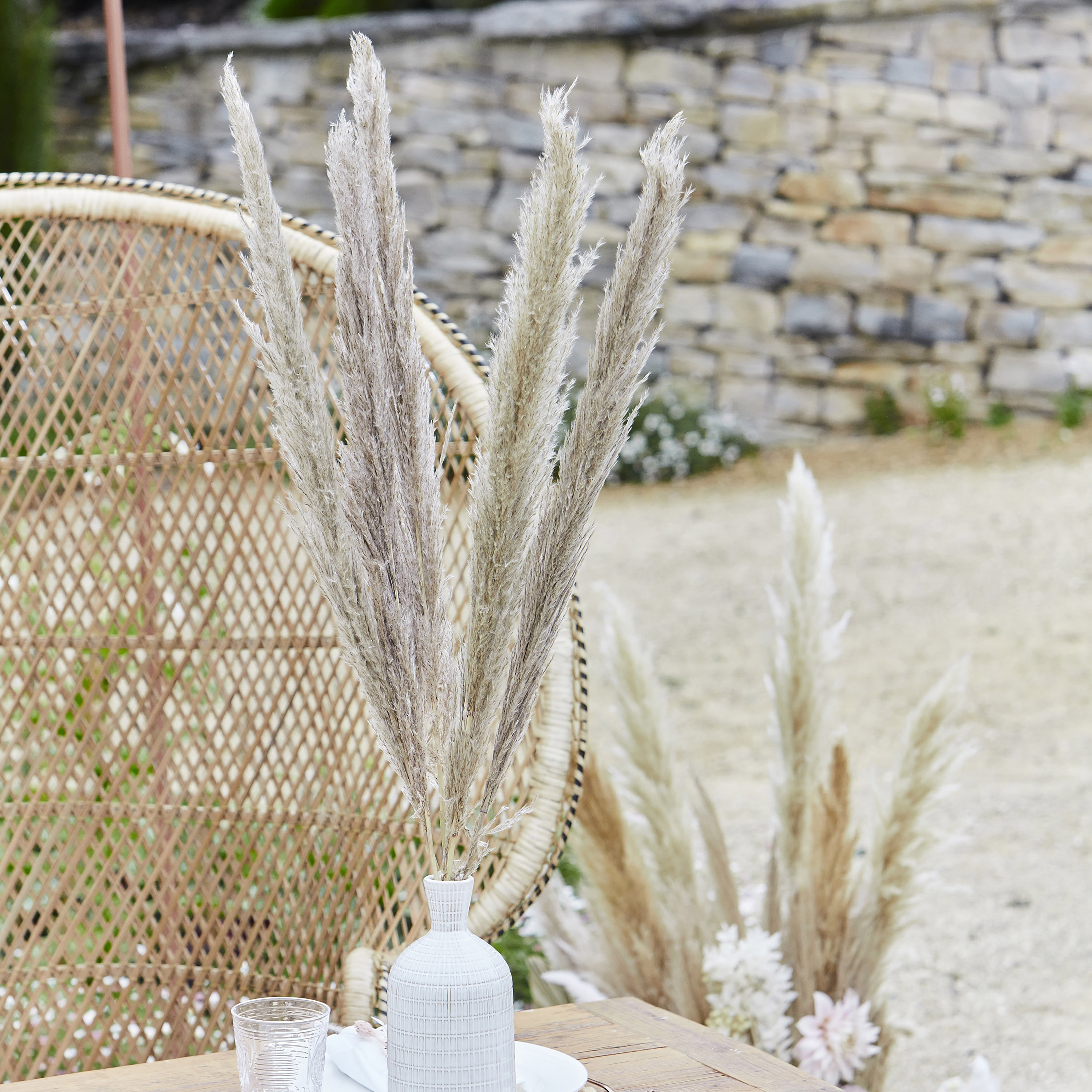 Amazon.com: Faux Pampas Grass Decor, 8 PCS Artificial Pampas Grass Fluffy -  Fake Dried Pampas Grass Flowers 17.7