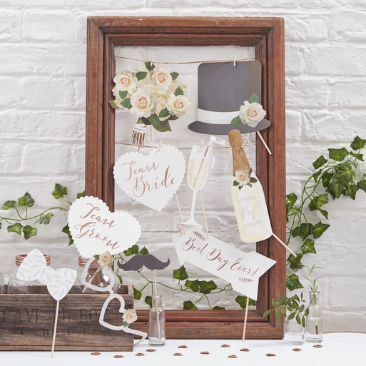 Elegant photo outlet booth props