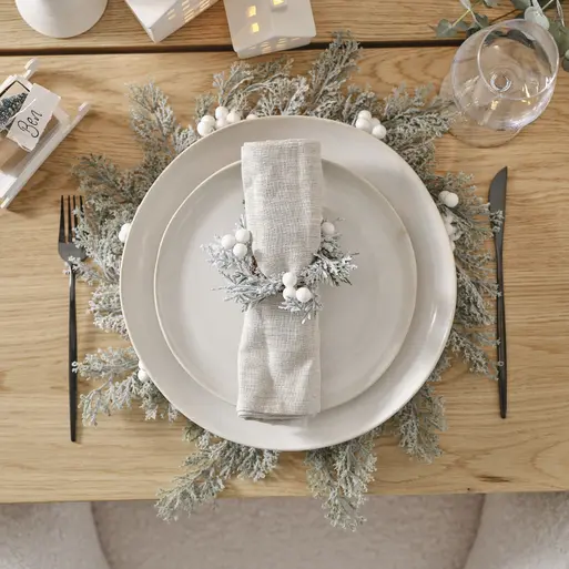 Foliage Christmas Table Place Mats with Berries | Ginger Ray